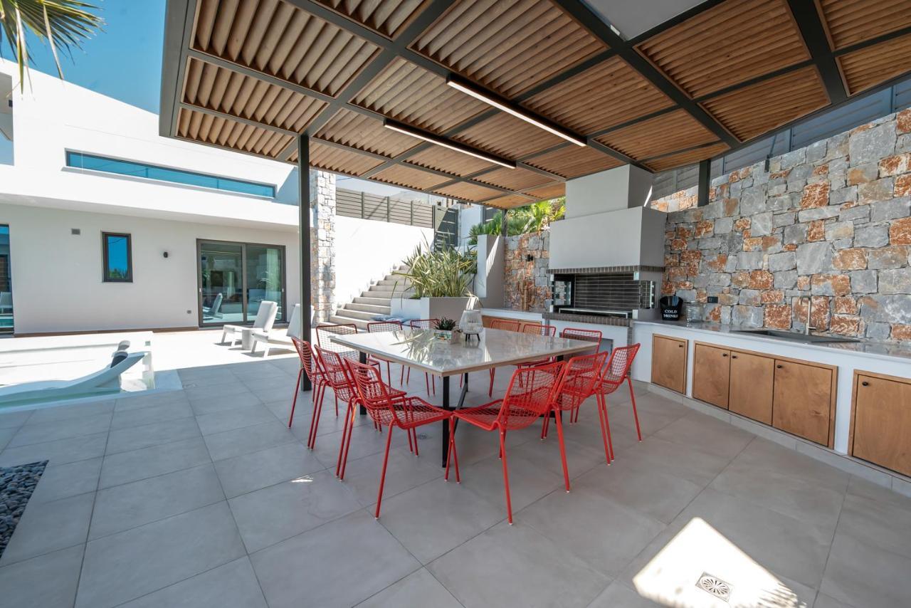 Villa Lydia I Superb Views, Two Pools, Next To The City Kissamos Exterior photo